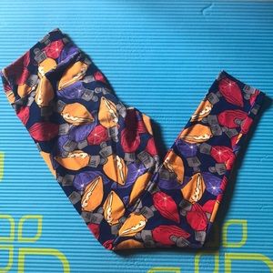 Lularoe OS Christmas Leggings!!